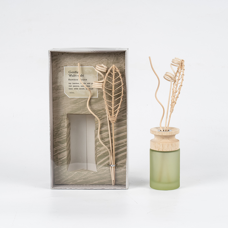 High cylindrical glass flask premium reed diffuser with wooden stick-aroma diffuser vendor