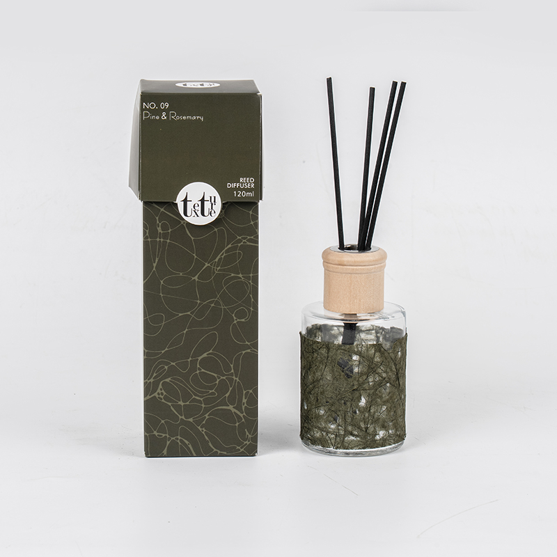 Classic round glass bottle with wooden cover in nice paper deco  reed diffuser-home fragrance vendor